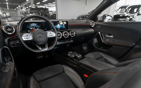Mercedes-Benz CLA, 2019 год, 2 960 000 рублей, 10 фотография