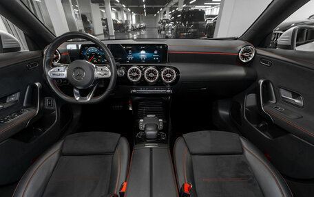 Mercedes-Benz CLA, 2019 год, 2 960 000 рублей, 11 фотография