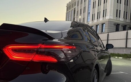 Toyota Camry, 2021 год, 3 300 000 рублей, 10 фотография