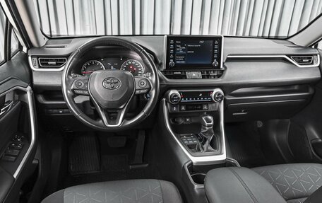 Toyota RAV4, 2020 год, 3 729 000 рублей, 6 фотография