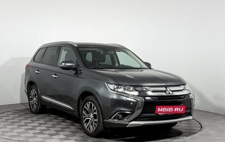 Mitsubishi Outlander III рестайлинг 3, 2018 год, 1 990 000 рублей, 3 фотография