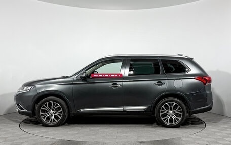 Mitsubishi Outlander III рестайлинг 3, 2018 год, 1 990 000 рублей, 8 фотография