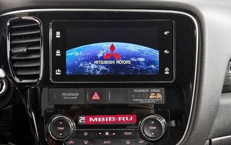 Mitsubishi Outlander III рестайлинг 3, 2018 год, 1 990 000 рублей, 18 фотография