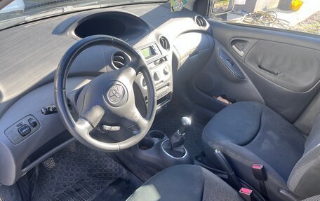 Toyota Yaris I рестайлинг, 2005 год, 300 000 рублей, 5 фотография