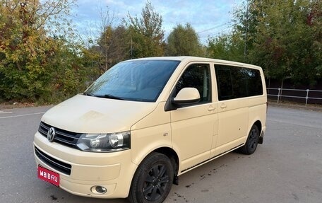 Volkswagen Multivan T5, 2011 год, 1 900 000 рублей, 1 фотография
