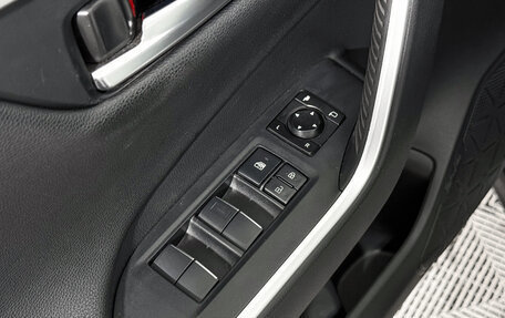 Toyota RAV4, 2019 год, 2 590 000 рублей, 10 фотография