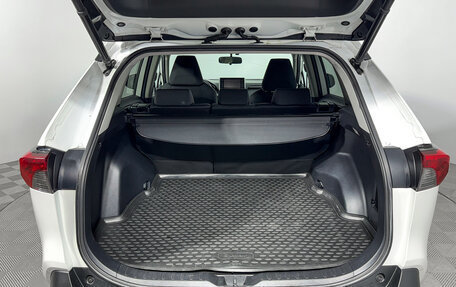 Toyota RAV4, 2019 год, 2 590 000 рублей, 13 фотография