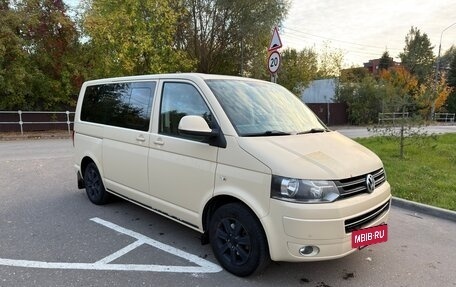 Volkswagen Multivan T5, 2011 год, 1 900 000 рублей, 2 фотография