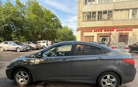 Hyundai Solaris II рестайлинг, 2011 год, 780 000 рублей, 4 фотография