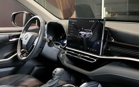 Toyota Highlander, 2026 год, 5 500 000 рублей, 17 фотография