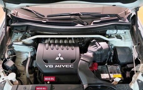 Mitsubishi Outlander III рестайлинг 3, 2020 год, 3 900 000 рублей, 5 фотография
