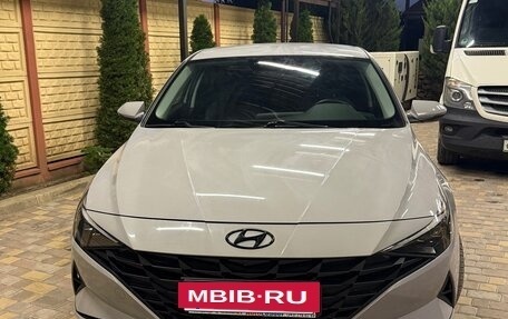 Hyundai Elantra, 2021 год, 1 850 000 рублей, 2 фотография