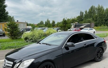 Mercedes-Benz E-Класс, 2009 год, 910 000 рублей, 1 фотография