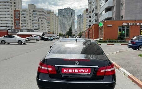 Mercedes-Benz E-Класс, 2009 год, 910 000 рублей, 3 фотография