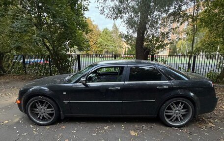 Chrysler 300C II, 2006 год, 1 400 000 рублей, 13 фотография