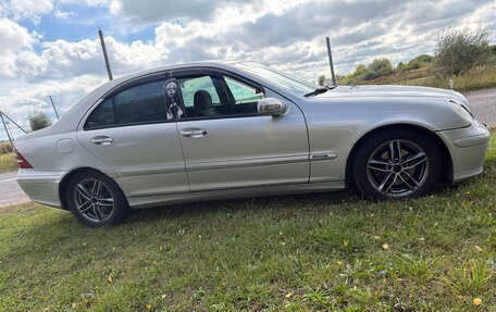 Mercedes-Benz C-Класс, 2004 год, 540 000 рублей, 2 фотография