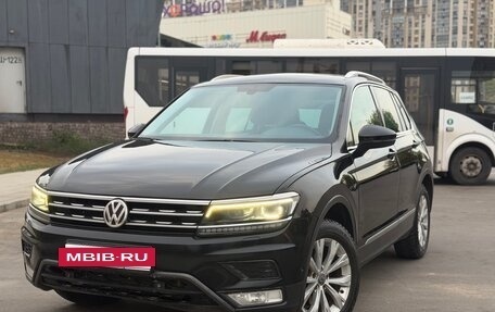 Volkswagen Tiguan II, 2017 год, 2 090 000 рублей, 4 фотография