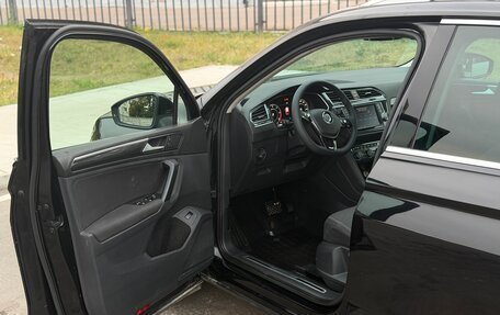 Volkswagen Tiguan II, 2017 год, 2 090 000 рублей, 19 фотография