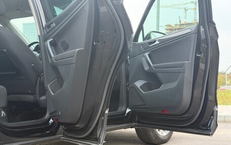 Volkswagen Tiguan II, 2017 год, 2 090 000 рублей, 26 фотография