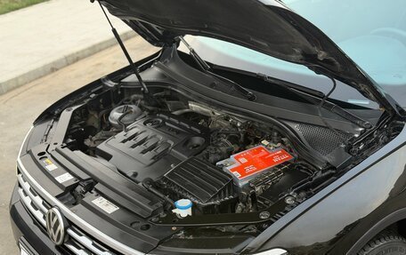 Volkswagen Tiguan II, 2017 год, 2 090 000 рублей, 29 фотография
