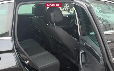 Volkswagen Tiguan II, 2017 год, 2 090 000 рублей, 24 фотография