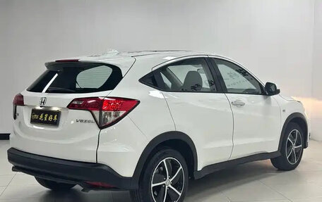 Honda Vezel, 2022 год, 1 175 000 рублей, 4 фотография
