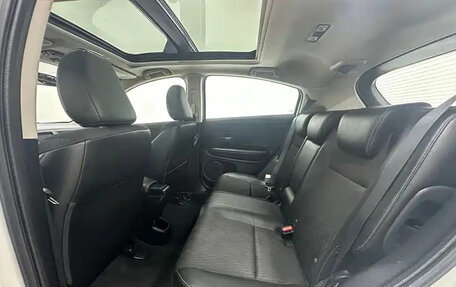 Honda Vezel, 2022 год, 1 175 000 рублей, 22 фотография