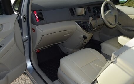 Toyota ISis I, 2014 год, 1 400 000 рублей, 2 фотография