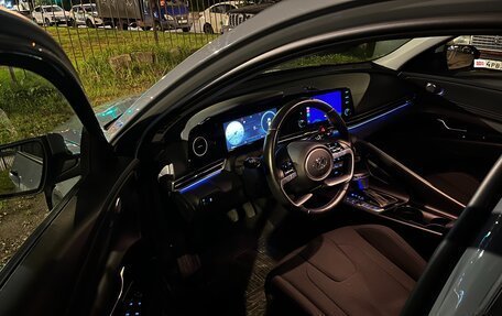 Hyundai Elantra, 2022 год, 1 900 000 рублей, 13 фотография
