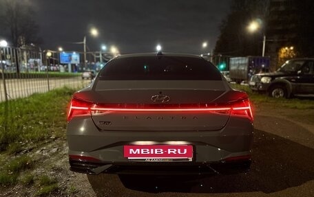 Hyundai Elantra, 2022 год, 1 900 000 рублей, 15 фотография