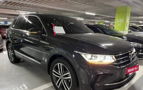 Volkswagen Tiguan II, 2022 год, 2 830 099 рублей, 2 фотография