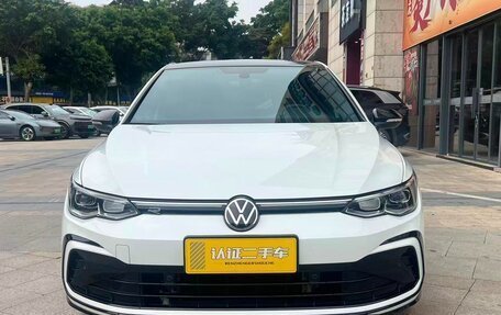 Volkswagen Golf VIII, 2023 год, 1 880 000 рублей, 2 фотография