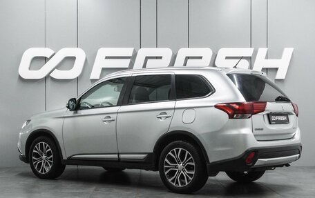 Mitsubishi Outlander III рестайлинг 3, 2015 год, 1 599 000 рублей, 2 фотография