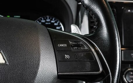 Mitsubishi Outlander III рестайлинг 3, 2015 год, 1 599 000 рублей, 17 фотография