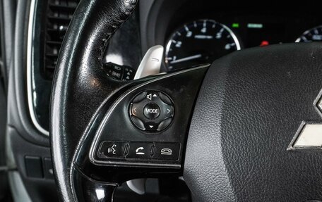 Mitsubishi Outlander III рестайлинг 3, 2015 год, 1 599 000 рублей, 16 фотография