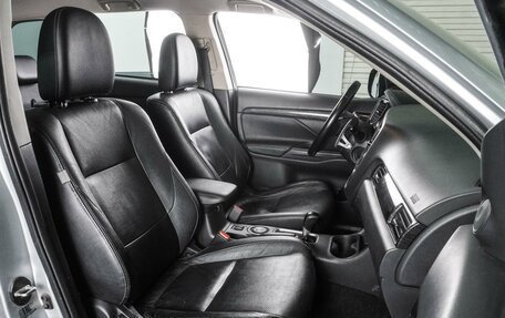 Mitsubishi Outlander III рестайлинг 3, 2015 год, 1 599 000 рублей, 8 фотография