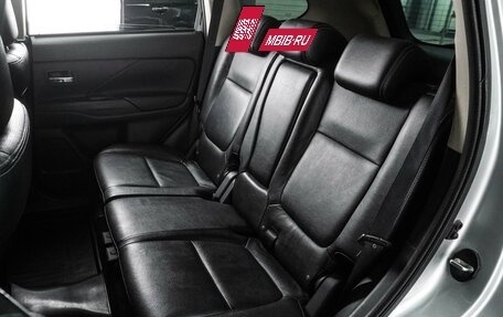 Mitsubishi Outlander III рестайлинг 3, 2015 год, 1 599 000 рублей, 9 фотография