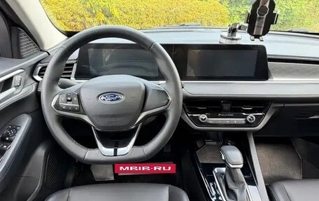 Ford Escort, 2022 год, 990 222 рублей, 10 фотография