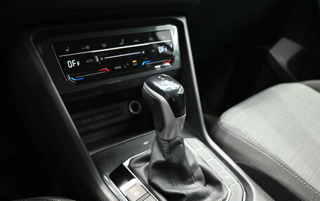 Volkswagen Tiguan II, 2021 год, 2 900 000 рублей, 15 фотография