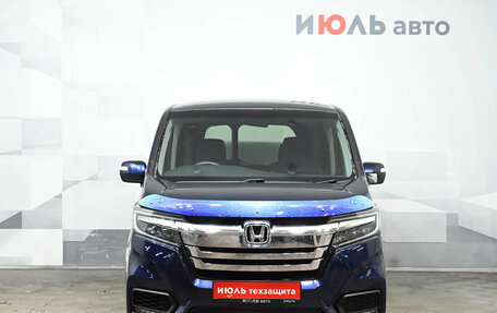 Honda Stepwgn IV, 2018 год, 2 400 000 рублей, 2 фотография