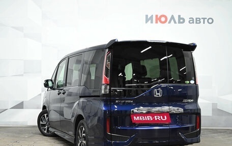 Honda Stepwgn IV, 2018 год, 2 400 000 рублей, 4 фотография