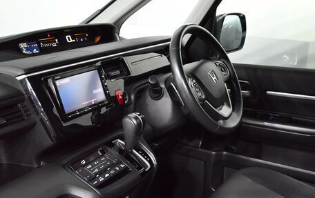Honda Stepwgn IV, 2018 год, 2 400 000 рублей, 19 фотография
