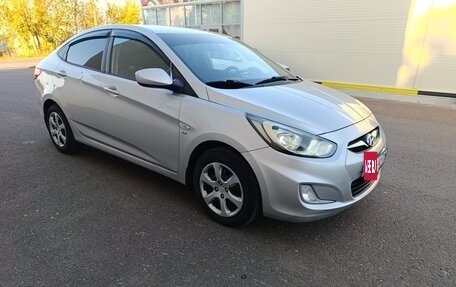 Hyundai Solaris II рестайлинг, 2013 год, 550 000 рублей, 3 фотография