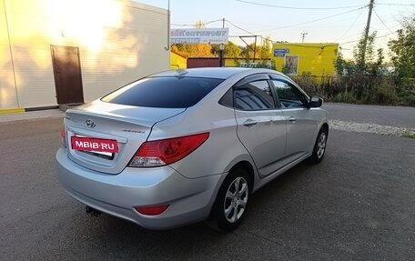 Hyundai Solaris II рестайлинг, 2013 год, 550 000 рублей, 5 фотография