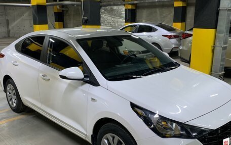 Hyundai Solaris II рестайлинг, 2021 год, 1 780 000 рублей, 10 фотография