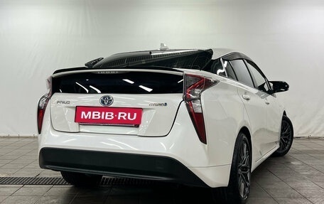 Toyota Prius IV XW50, 2016 год, 1 780 000 рублей, 2 фотография