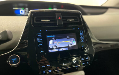 Toyota Prius IV XW50, 2016 год, 1 780 000 рублей, 17 фотография