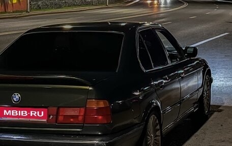 BMW 5 серия, 1989 год, 450 000 рублей, 3 фотография