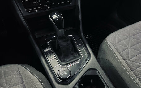 Volkswagen Tiguan II, 2022 год, 3 150 000 рублей, 17 фотография