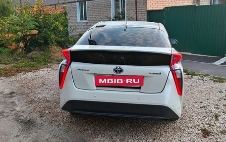 Toyota Prius IV XW50, 2018 год, 1 750 000 рублей, 3 фотография